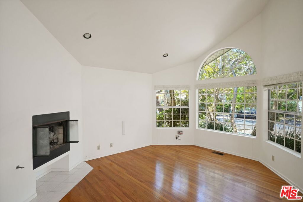 2534 Wellesley Avenue Los Angeles CA, 9006463634843679619121