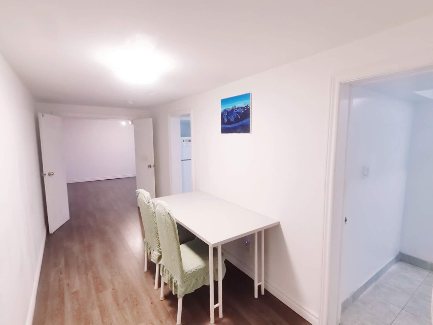 Semi-Basement 2BR Suite for Rent – Steeles & Leslie (Prestigious Neighborhood)63811156084611121