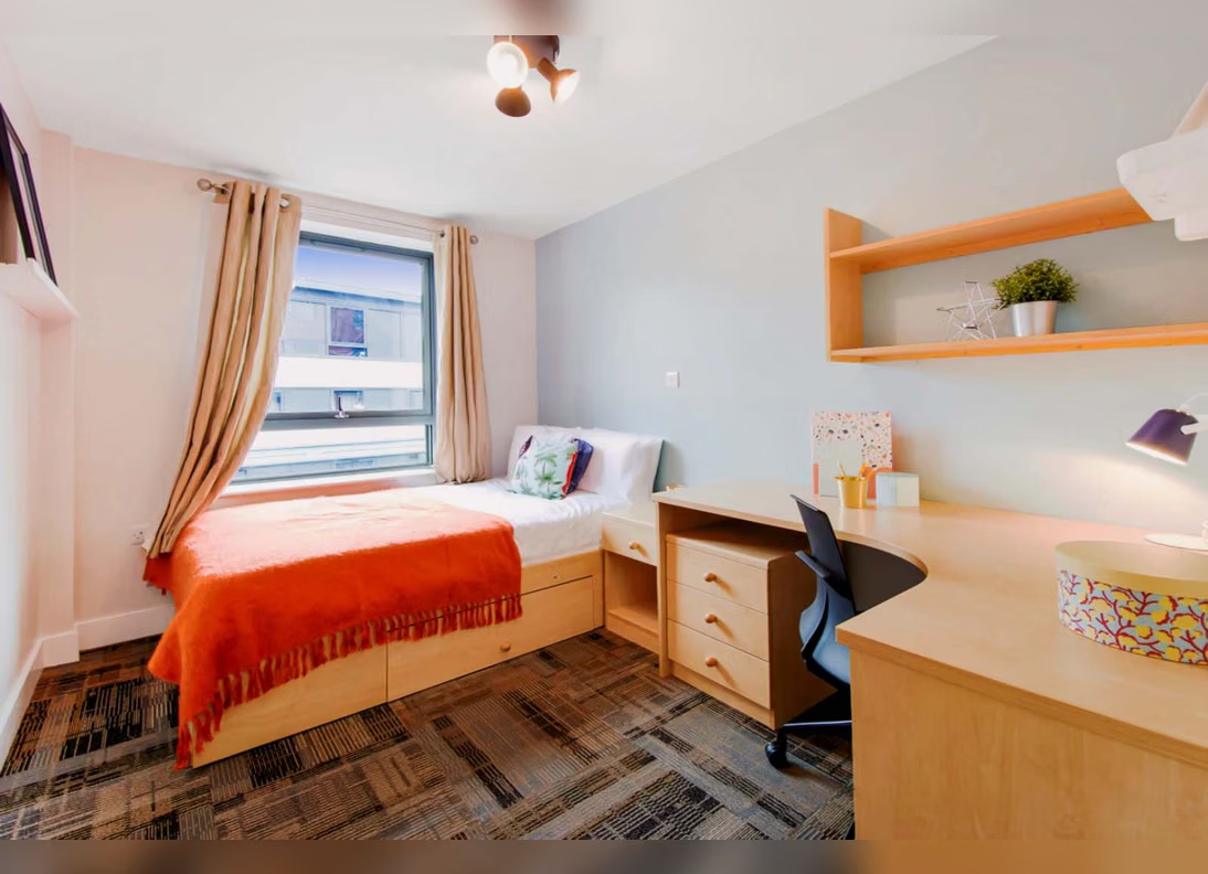 Triangle, Leeds Standard Room64289409198977121
