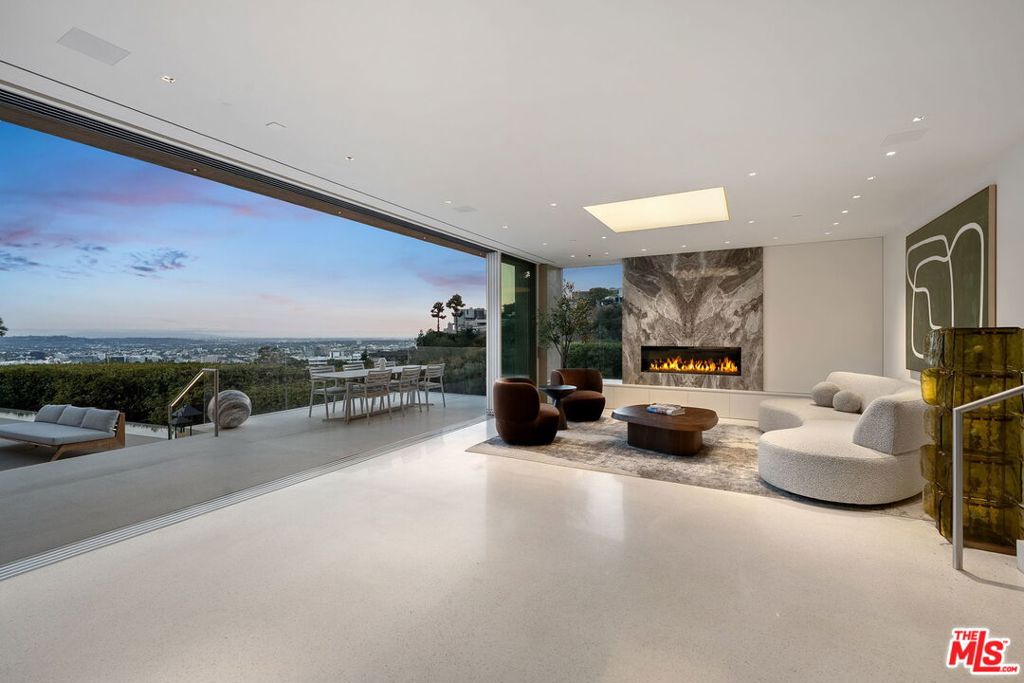 1430 1/2 Sunset Plaza Drive Los Angeles CA, 9006963709806870913122