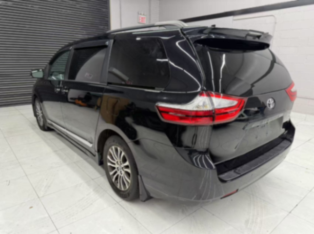 2019 Toyota Sienna XLE 8-Passenger 119.3" WB63504028173827123