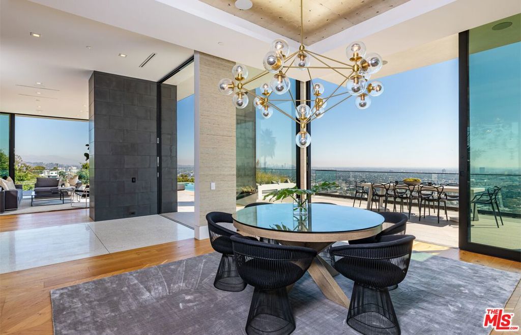 8366 SUNSET VIEW Drive Los Angeles CA, 9006963866595507969121
