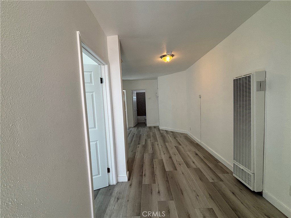 $2,375/month 1735 W 84th Place Los Angeles CA, 9004764068120369539122