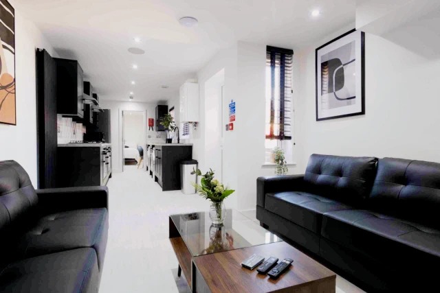 8 Dunlop Street, LN5