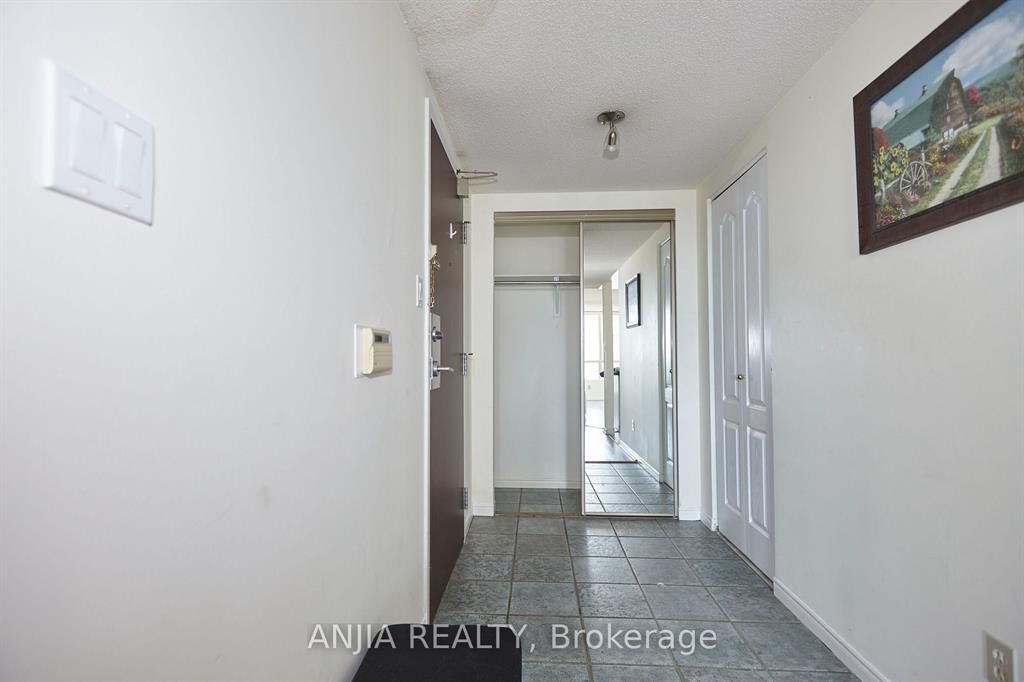 1206 5765 Yonge Street N