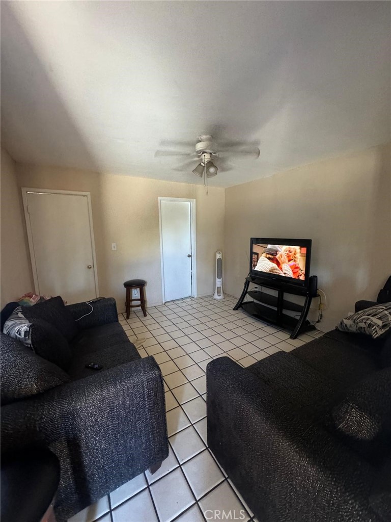 $1,900/mes 12542 Waldorf Lynwood CA, 9026264134591423746121