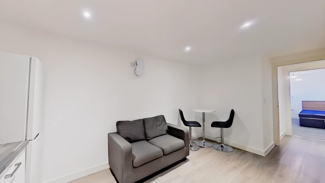 2 Bed 2 Bath Fargate 28572#, Sheffield