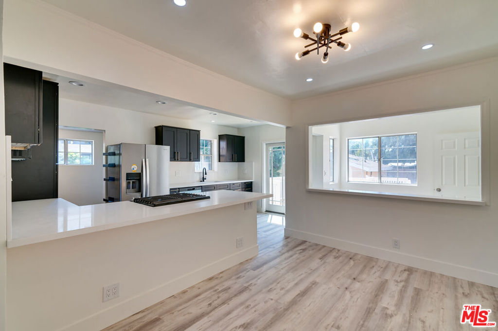 8037 Campion Drive Los Angeles CA, 9004563712200150787121