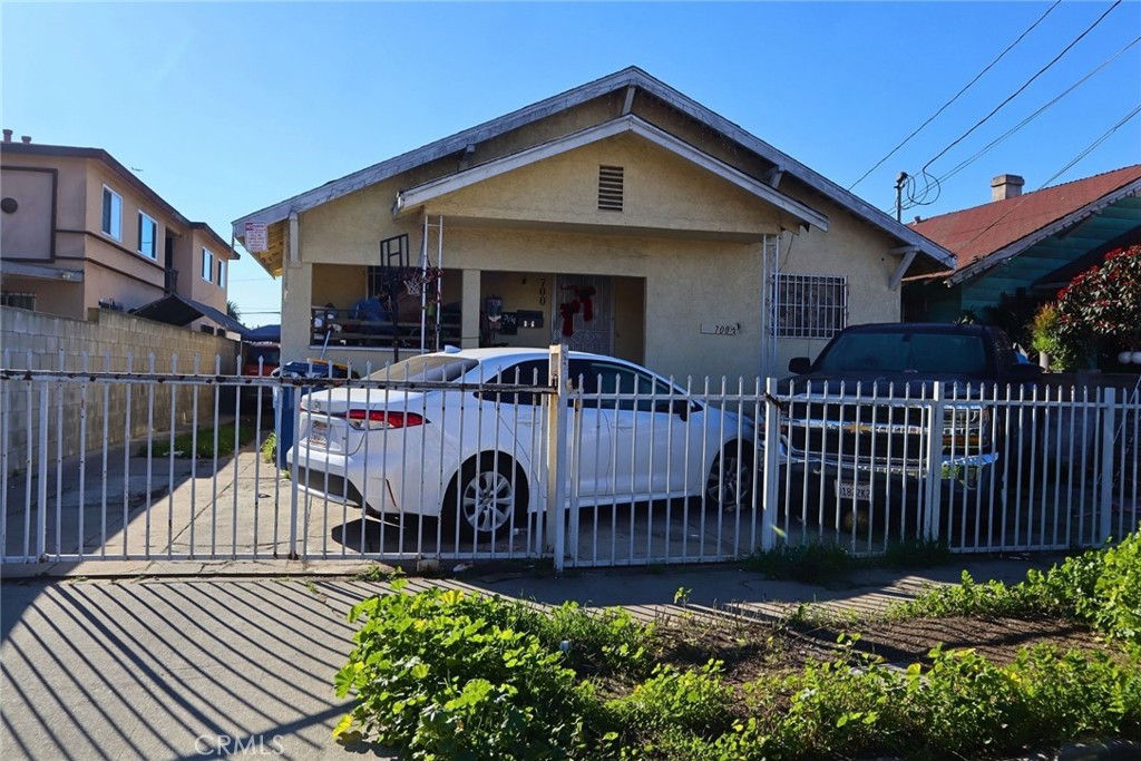 700 W 53rd, Los Angeles CA, 90037