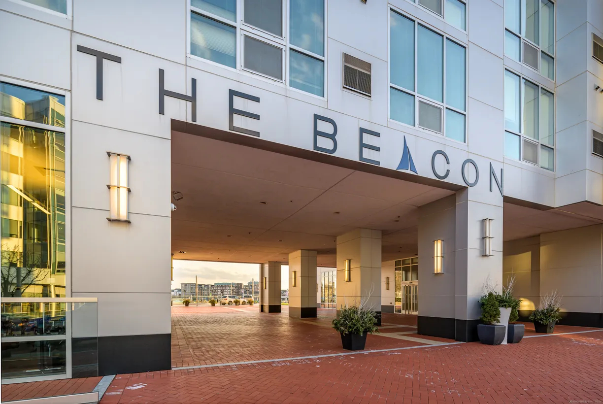 1 Harbor Point Road, 1 Stamford, CT 06902