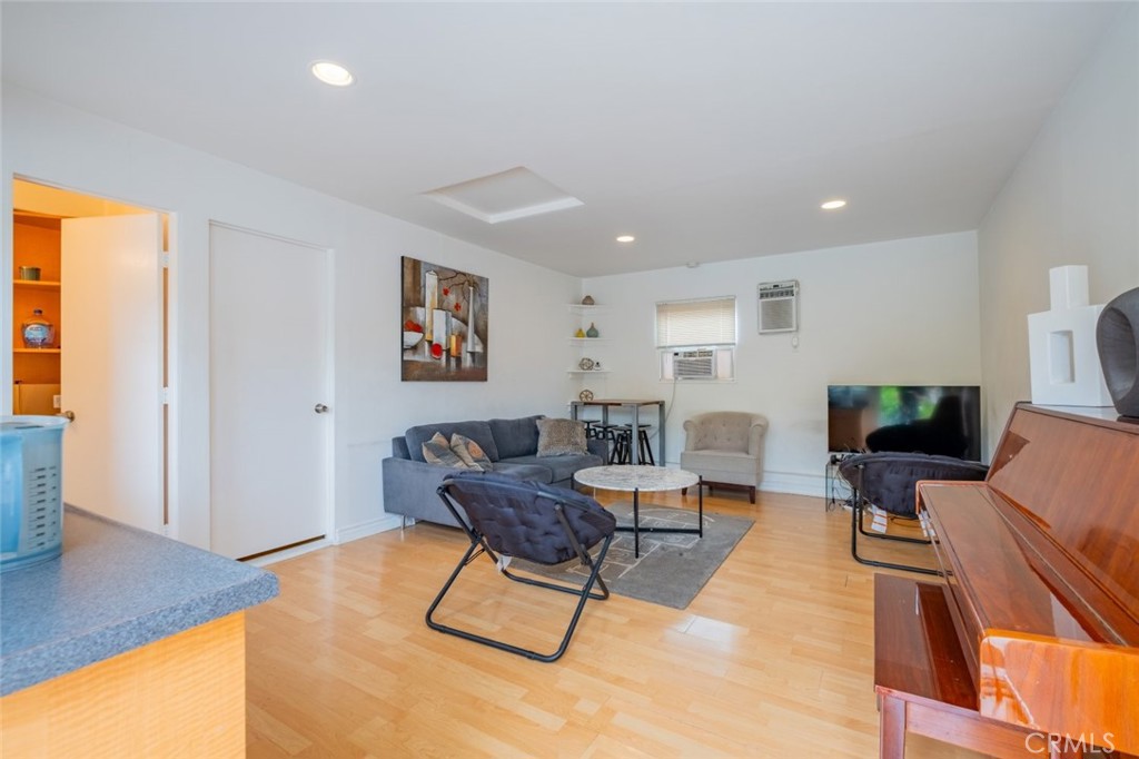 10404 Jardine Avenue Sunland CA, 9104063866270685571120