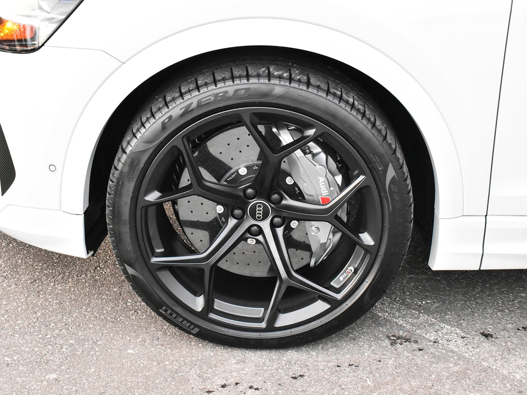 2025 Audi RS Q8 performance64959483133954123