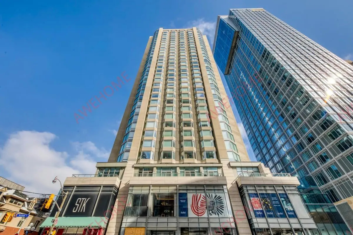 Crown Jewel of Yorkville63746525551747120