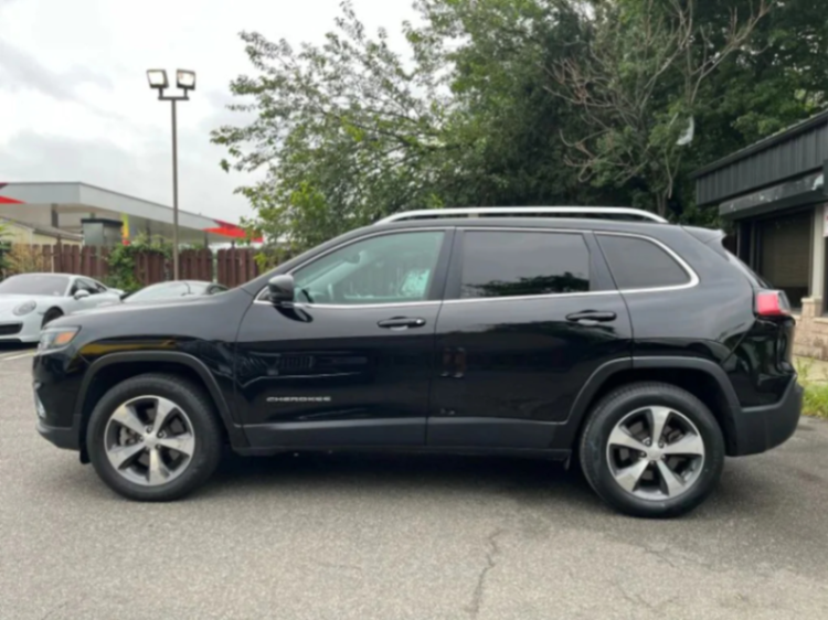 Pre-Owned 2019 Jeep Cherokee Limited Sport Utility 4D63271155756931121